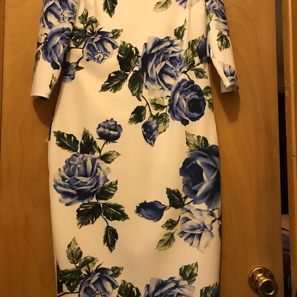 Dress - Picture 9 of 9